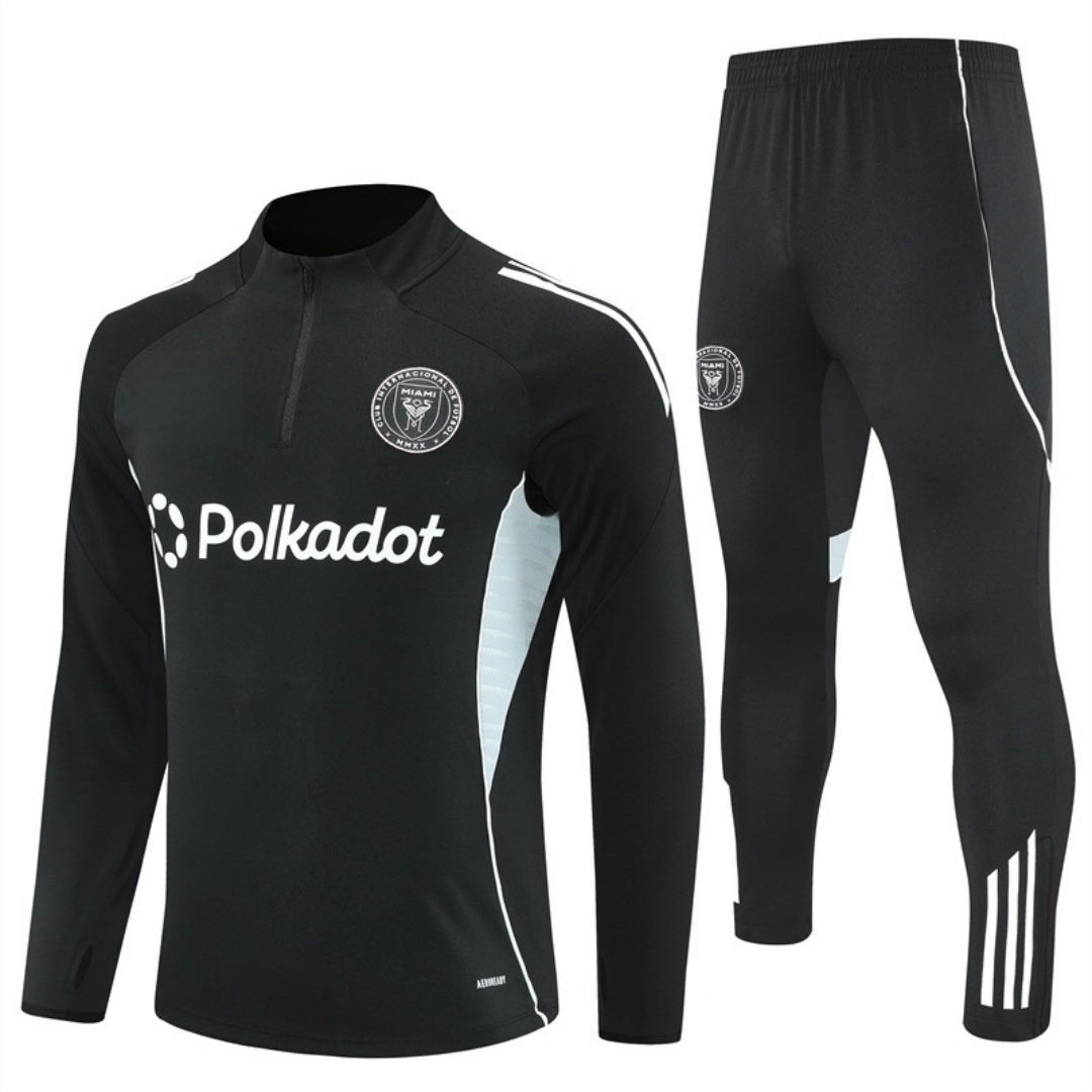 Ensemble Inter Miami noir pour 25/26 ans, maillot de football Le 12-ème Maillot, vue de l'avant avec logo et détails.