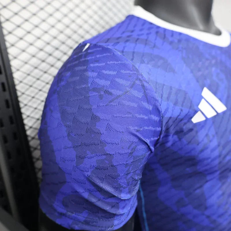 Maillot Japon concept 2025-26 de Le 12 -ème Maillot, vue frontale avec design moderne et couleurs du drapeau japonais.