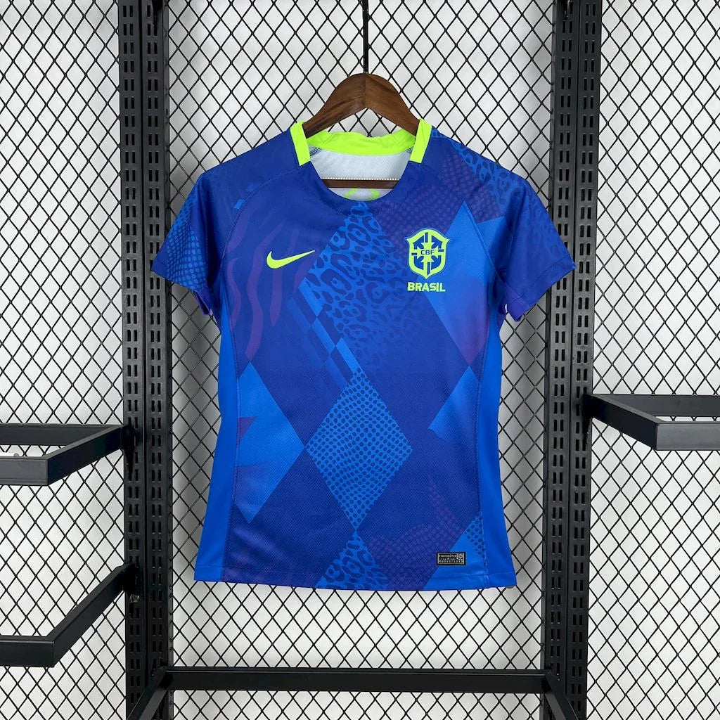 Maillot de football féminin Brésil extérieur 2025, Le 12 -ème Maillot, vue partielle du maillot avec logo et design sportif