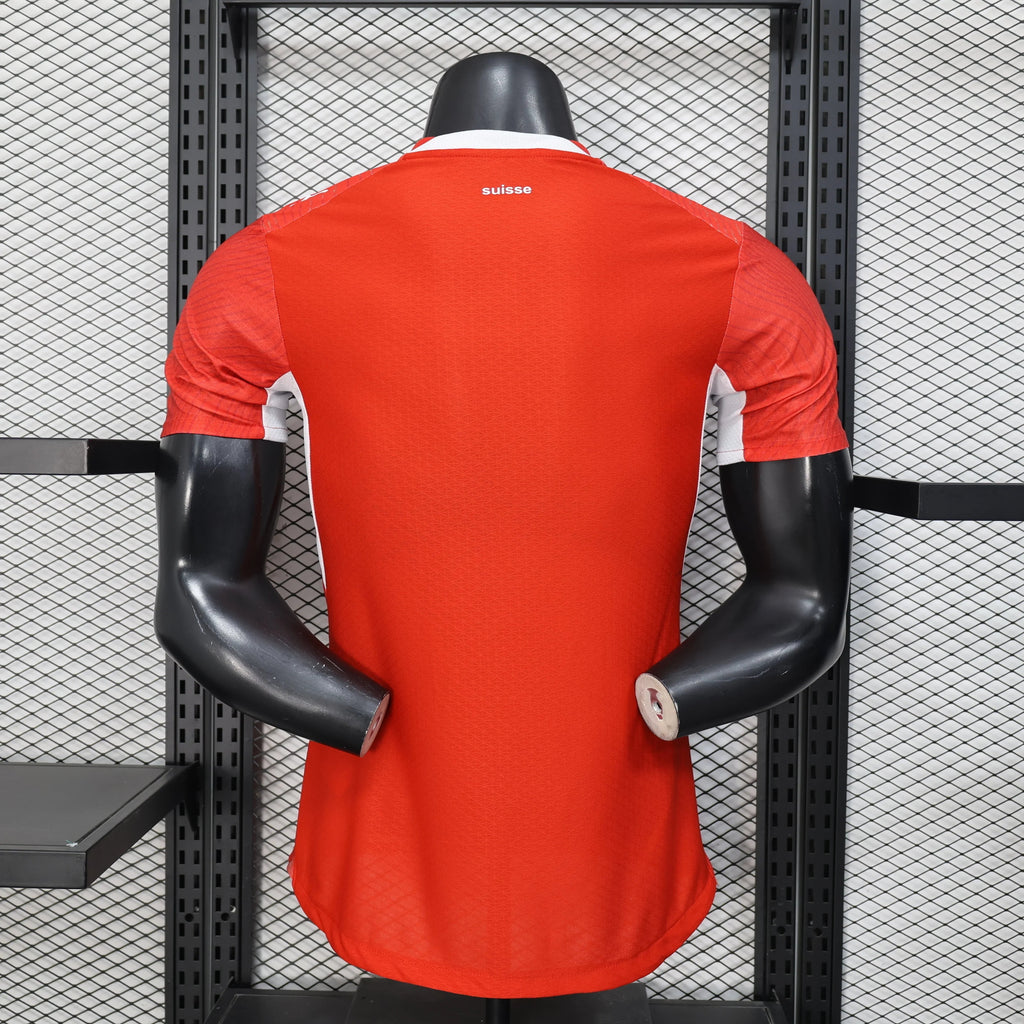 Maillot Suisse Coupe du Monde 2026 Le 12 -ème Maillot, maillot de football avec drapeau suisse et logo officiel, vue de face