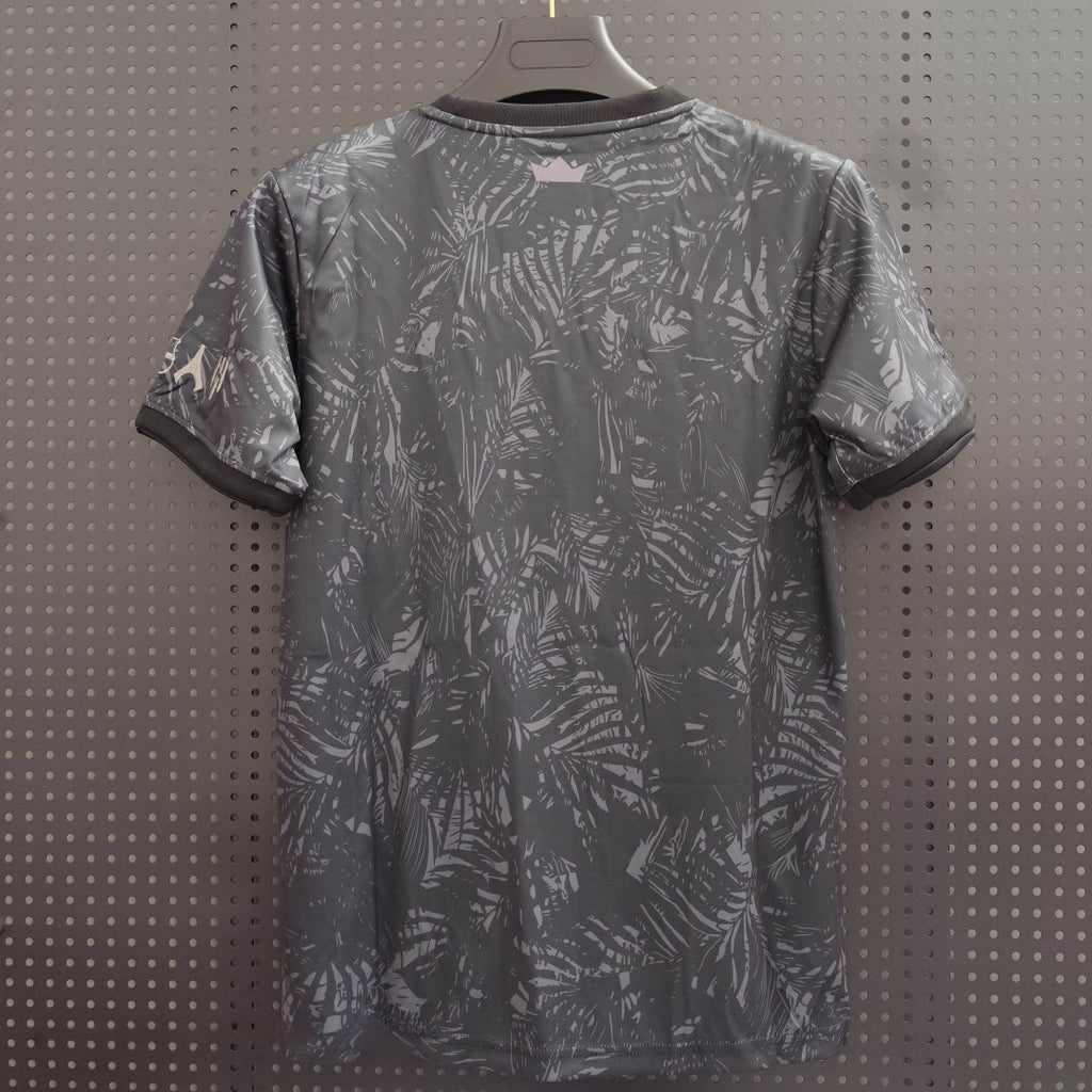 Maillot de football Le 12 -ème Maillot pour enfants 25/26 Brésil Spécial gris, devant avec logo et détails du maillot.