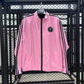 Veste coupe-vent réversible Inter Miami Le 12 -ème Maillot, style sportif avec logo de l'équipe, vue de face.