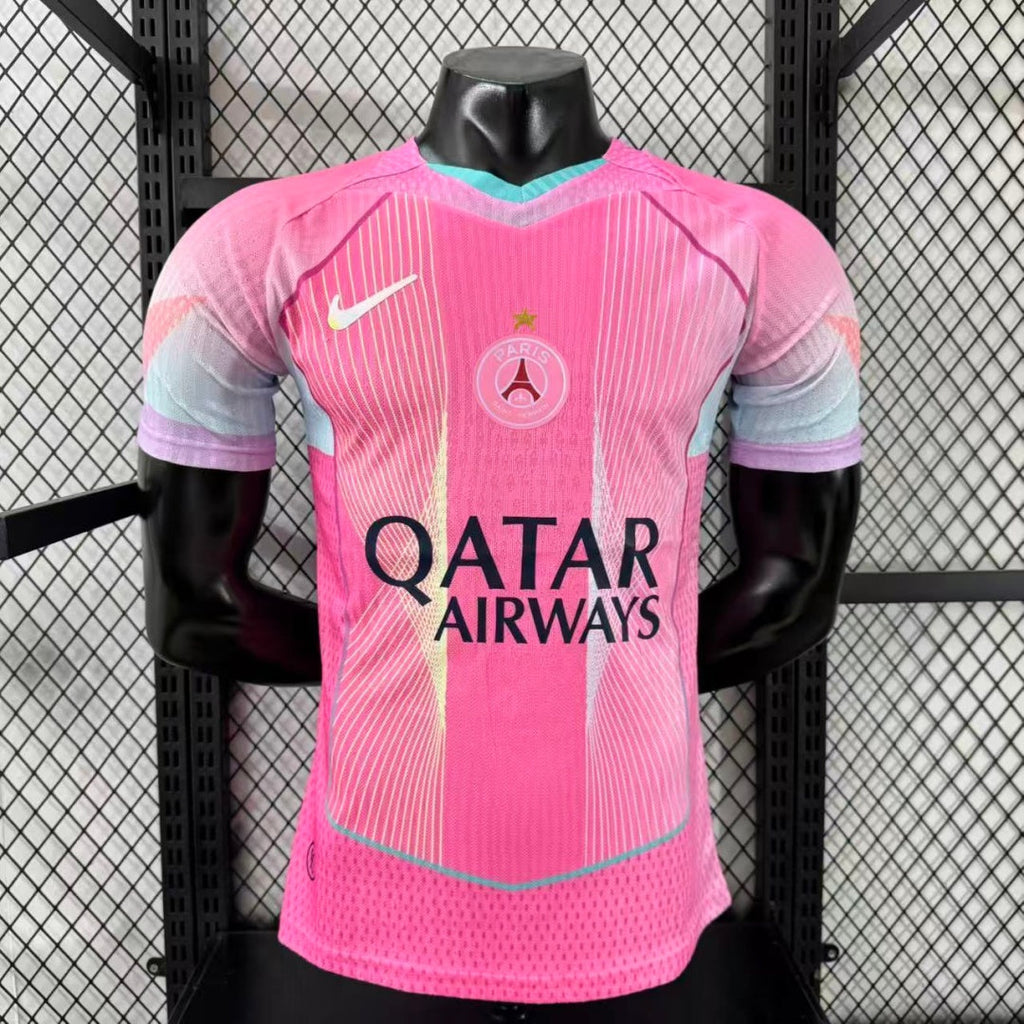 Maillot PSG 25/26 Le 12-ème Maillot, joueur rose, maillot de football pour enfants, devant avec logo et détails colorés