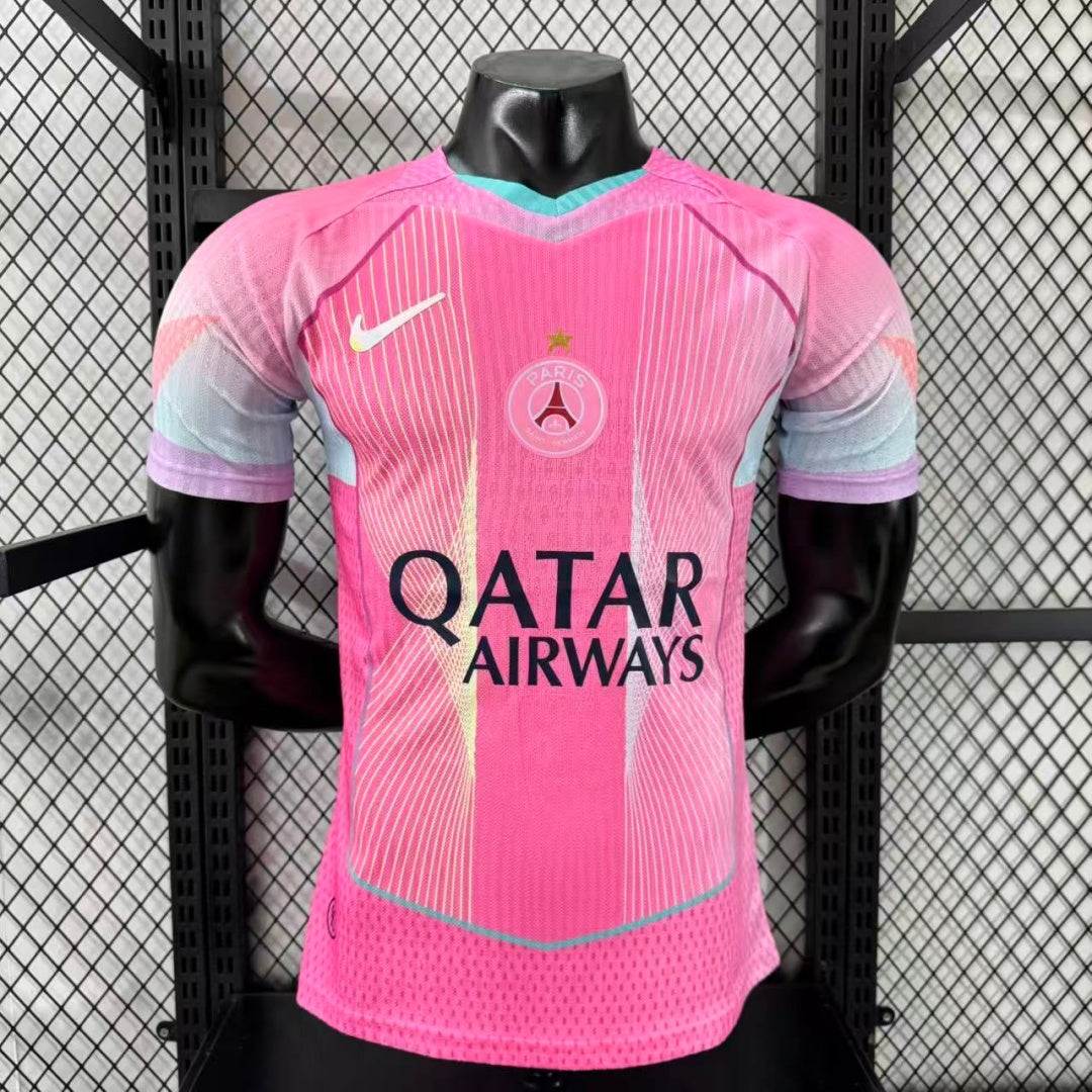 Maillot PSG 25/26 Le 12-ème Maillot, joueur rose, maillot de football pour enfants, devant avec logo et détails colorés