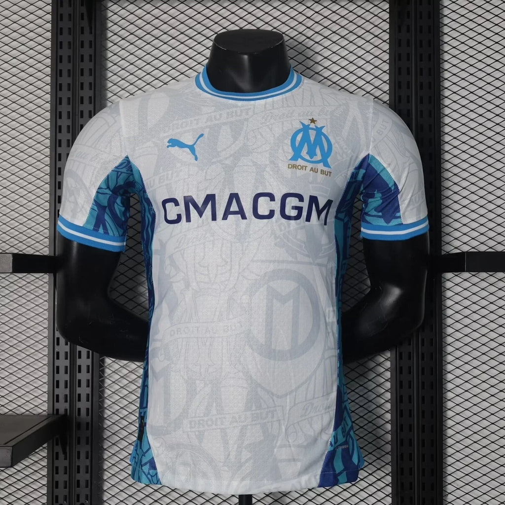 Maillot de football domicile Marseille OM 2024 2025 Le 12-ème Maillot, maillot rouge et blanc avec logo OM et détails sportifs