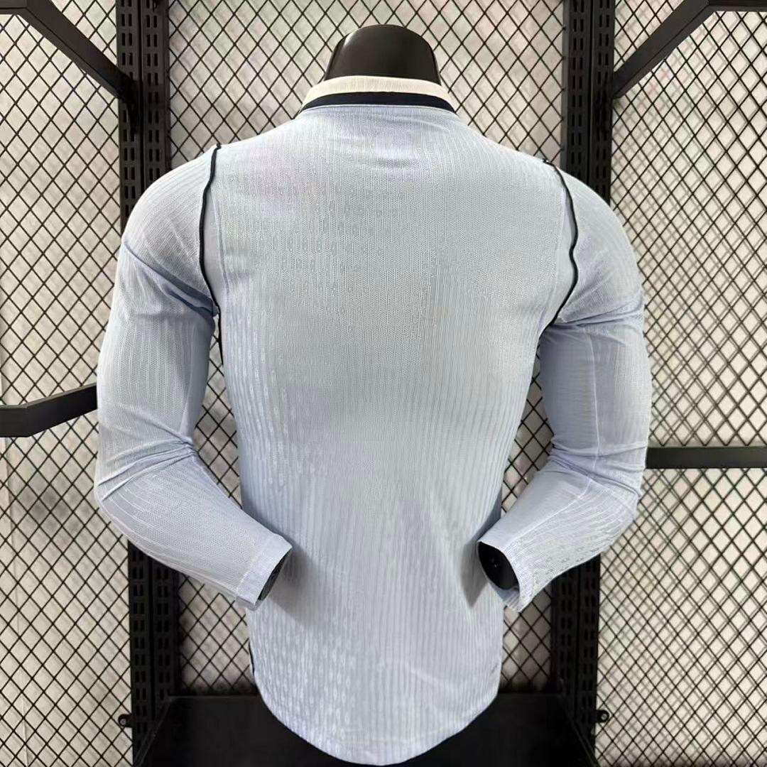 Maillot Uruguay manches longues Coupe du Monde 2026 Le 12 -ème Maillot, tissu technique et design officiel, vue de face.