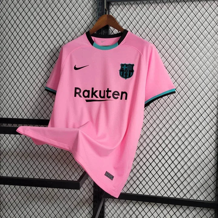 Maillot FC Barcelone 2020 2021 en rose, fabriqué par Le 12 -ème Maillot, vue de face avec logo du club et détails du design