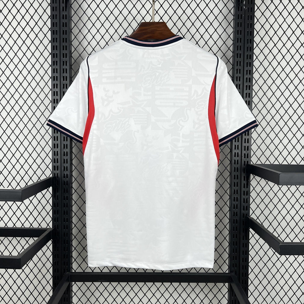 Maillot de football Angleterre Coupe du Monde 2026 Le 12 -ème Maillot, devant avec logo et détails officiels.