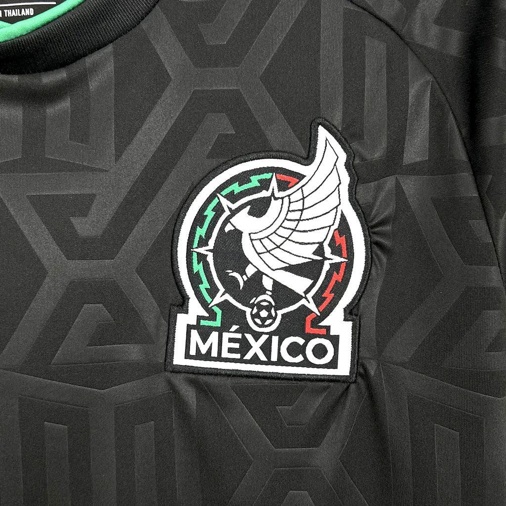 Maillot extérieur du Mexique 2025-26 de la marque Le 12, maillot de football avec logo et design coloré.