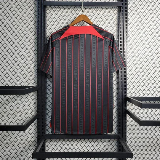 Maillot Liverpool LeBron James 2023, maillot de basketball bleu avec logo et détails du joueur, fabriqué par Le 12-ème Maillot.