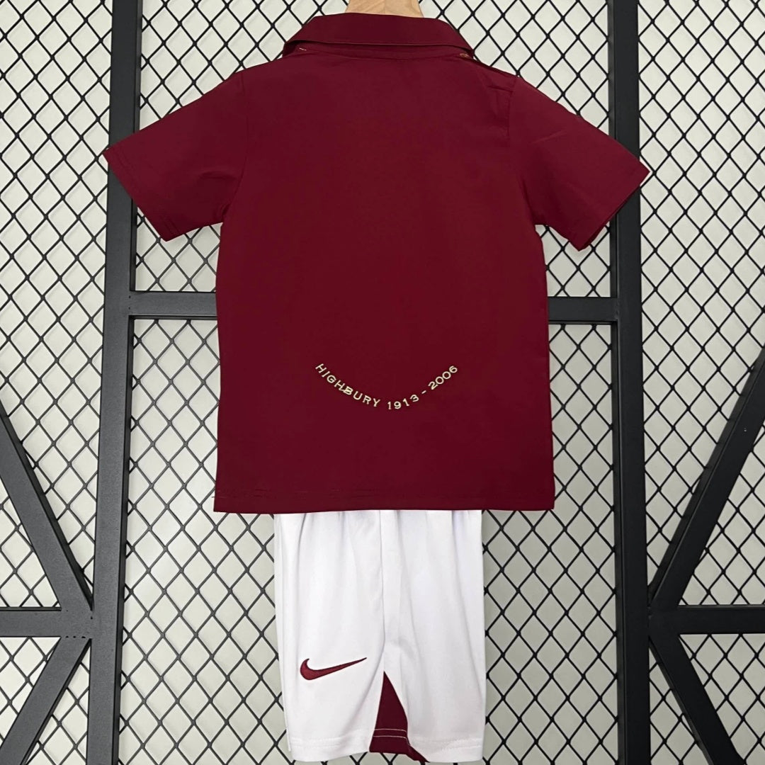 Ensemble enfant Arsenal domicile rétro 2005-2006, maillot Le 12-ème Maillot, maillot de football coloris rouge et blanc.