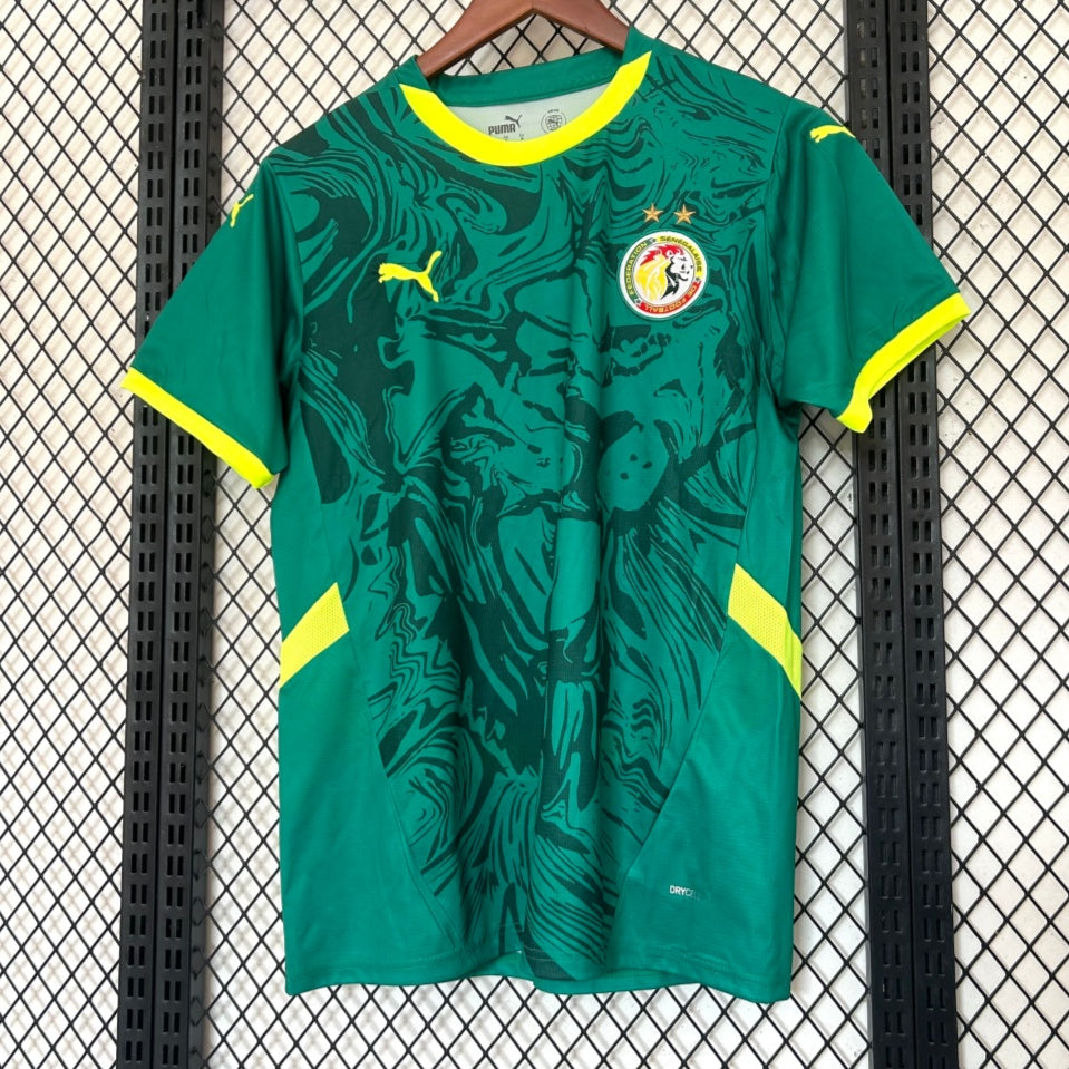 Maillot 24/25 Sénégal Le 12 -ème Maillot, maillot de football jaune avec logo national, vue front.