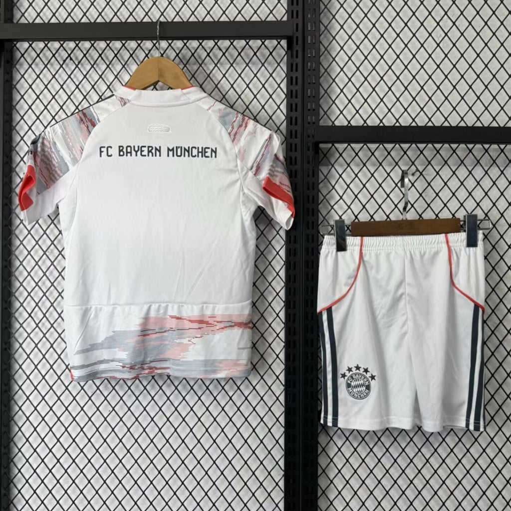 Ensemble de football Bayern Munich extérieur pour adulte, maillot Le 12 -ème Maillot, avec logo et détails du maillot.