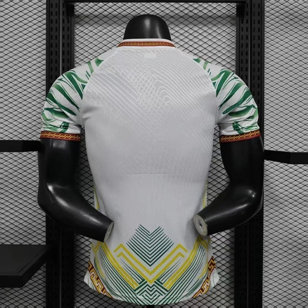Maillot Mali extérieur Coupe du Monde 2026, Le 12 -ème Maillot, vue de face avec logo et détails colorés.