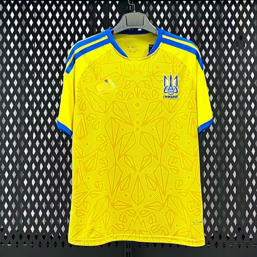 Maillot domicile Ukraine 25/26 Le 12 -ème Maillot, maillot de football bleu avec emblème national, vue de face