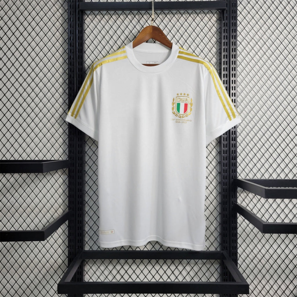 Maillot blanc Italie 24/25 Le 12 -ème Maillot, maillot de football avec logo et détails de l'équipe italienne.