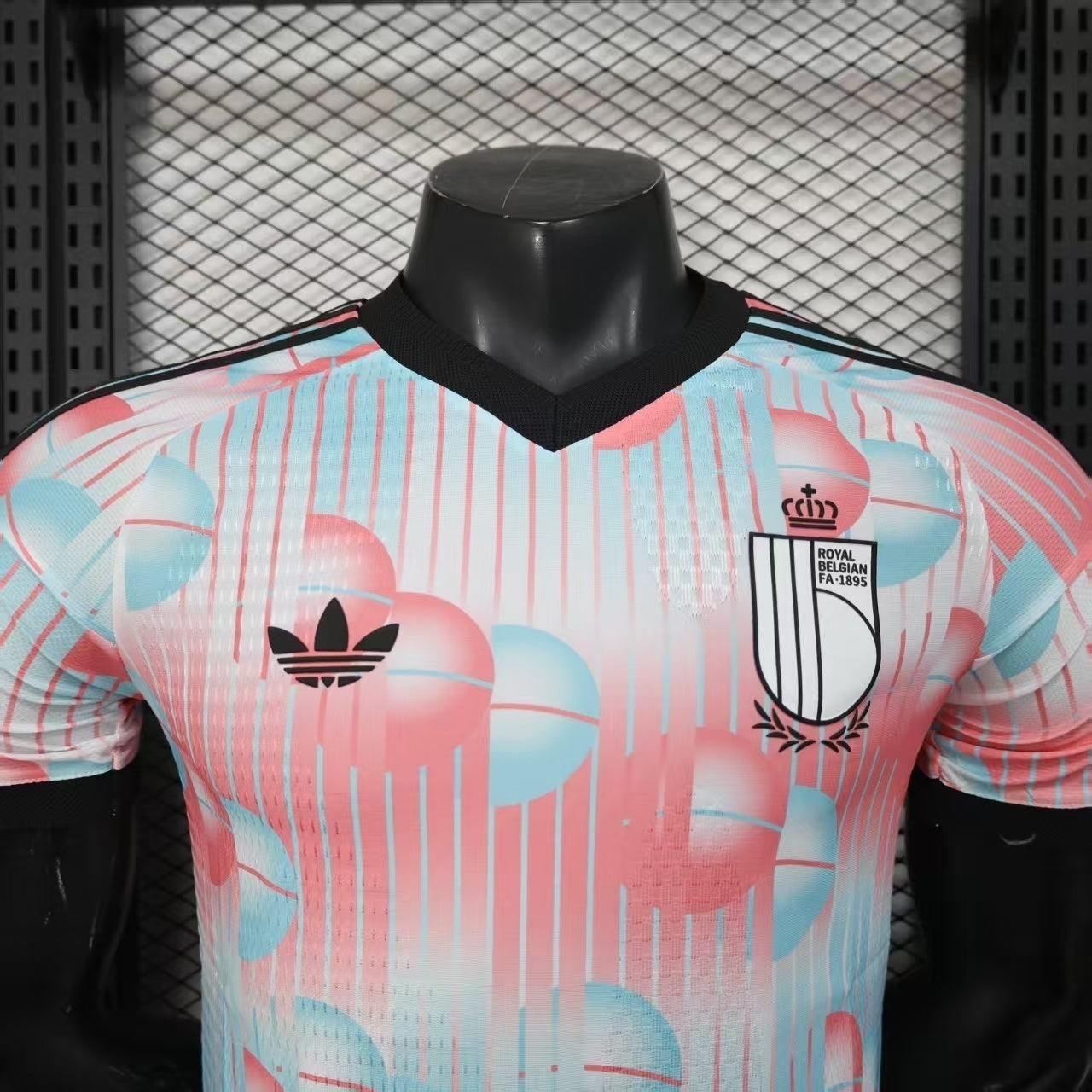 Maillot extérieur de la Belgique pour la Coupe du Monde 2026, marque Le 12 -ème Maillot, avec design officiel et logo national