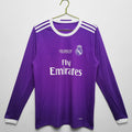 Maillot rétro extérieur Real Madrid 2016-2017 à manches longues, marque Le 12 -ème Maillot, modèle sportif et vintage.