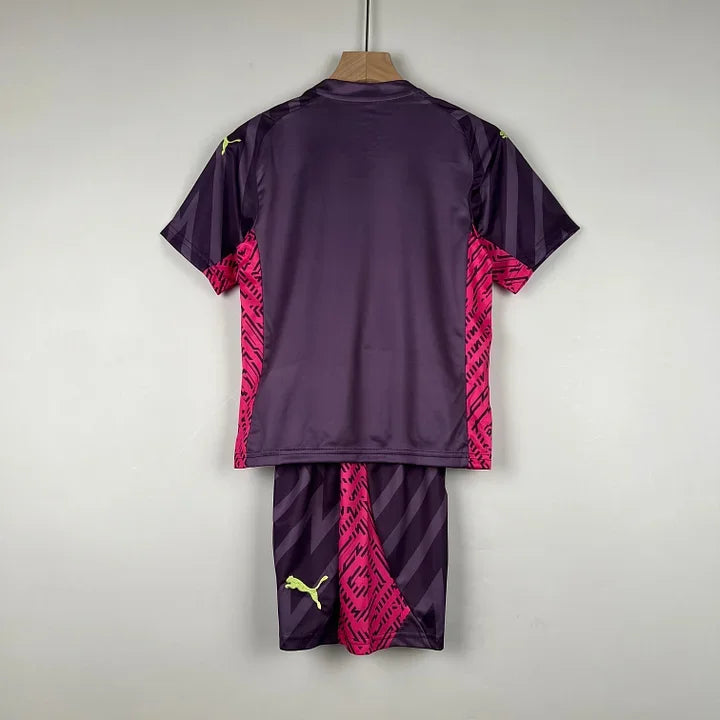 Maillot enfant Manchester City 2023-2024 par Le 12, maillot bleu avec logo et détails du club, vue de face.