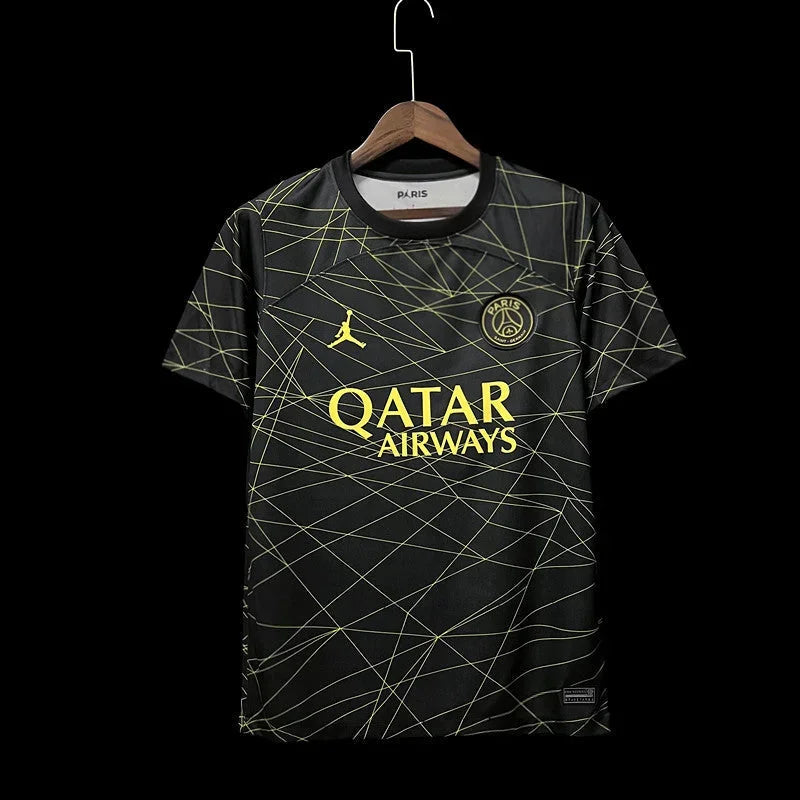 Maillot Paris Saint-Germain saison 2023-2024 édition quatrième, Le 12 -ème Maillot, devant avec logo et détails sportifs.