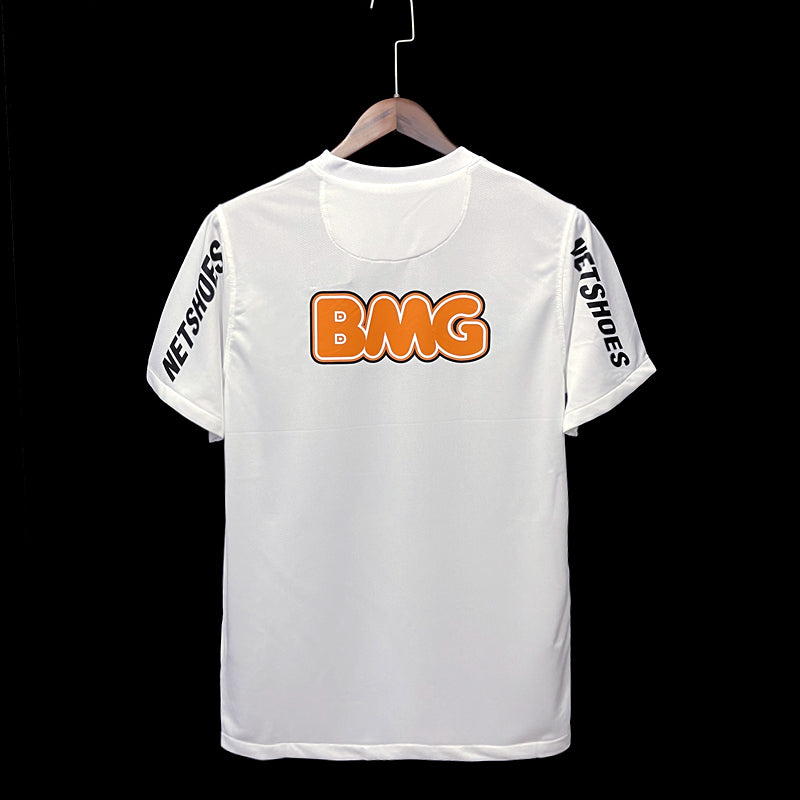 Maillot Santos rétro 11/12 de Le 12 -ème Maillot, maillot de football avec logo et couleurs classiques, vue de face.
