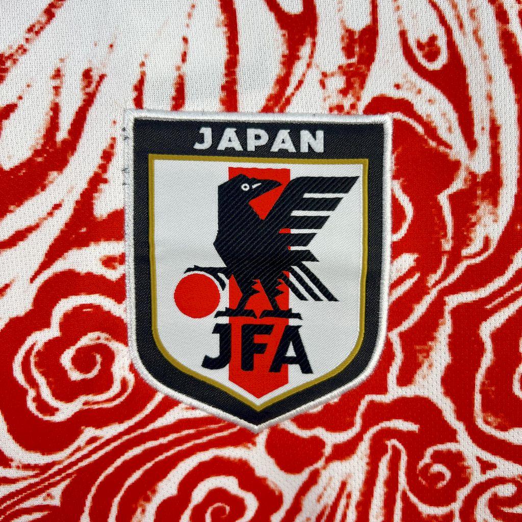 Maillot de football Japon concept 2025-26, marque Le 12 -ème Maillot, vue de face avec design moderne et logo visible.