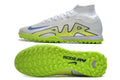 Crampons Nike Mercurial Superfly IX Elite, chaussures de football avec crampons en métal pour terrain en herbe.