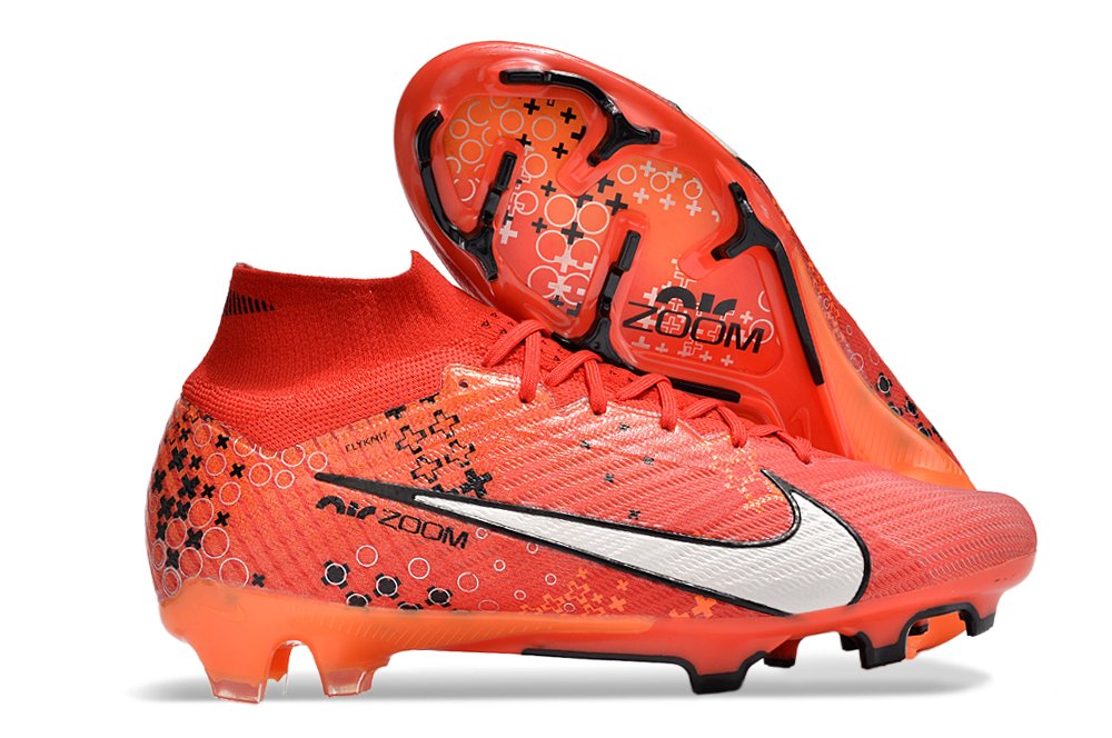 Chaussures de football Nike Mercurial Superfly IX Elite avec crampons pour performance optimale sur terrain naturel.