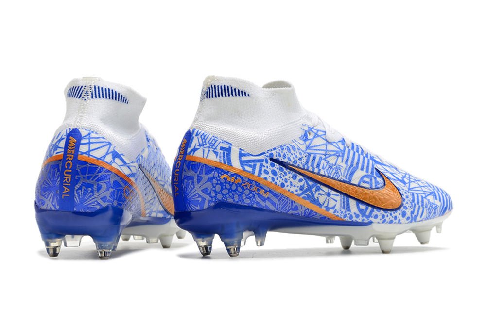 Crampons Nike Mercurial Superfly IX Elite, chaussures de football avec semelles à crampons pour performance sur terrain.