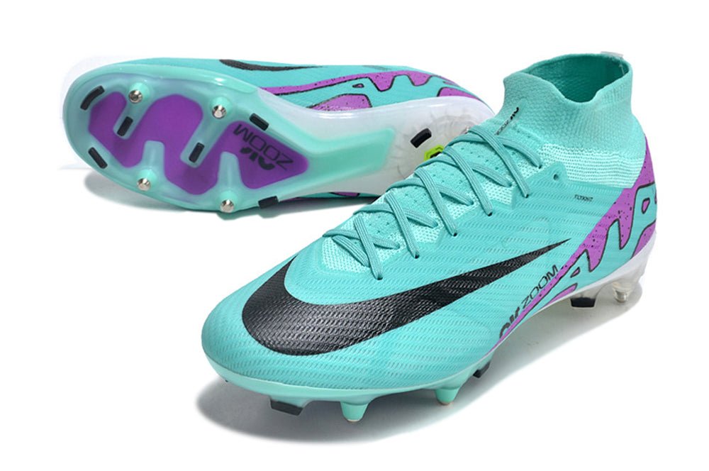 Crampons Nike Air Zoom Mercurial Superfly IX Elite pour football, semelles en acier et design innovant.