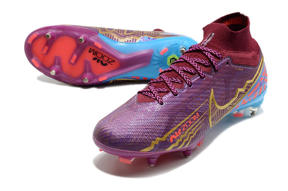 Crampons Nike Mercurial Superfly IX Elite avec semelles en caoutchouc et tige en synthétique pour football.