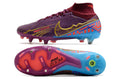 Crampons Nike Mercurial Superfly IX Elite avec semelles en métal pour football, visibles dans une image claire.