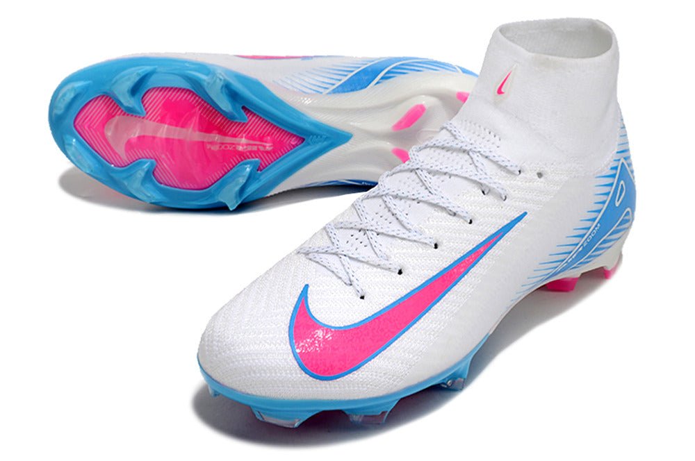 Crampons Nike Mercurial Superfly IX Elite, chaussures de football avec semelles cloutées pour performance sur le terrain.