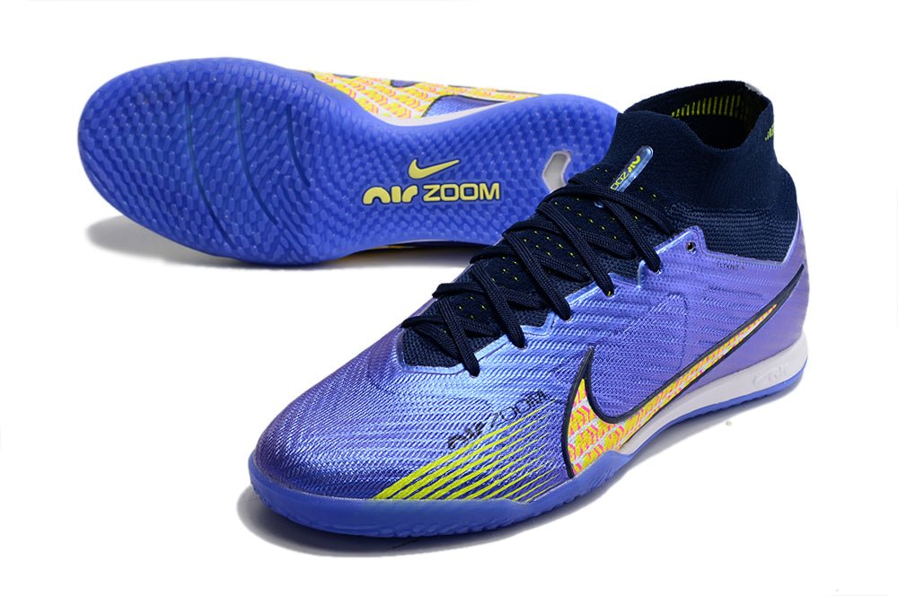Crampons Nike Mercurial Superfly IX Elite, chaussures de football avec semelles en acier pour traction maximale.