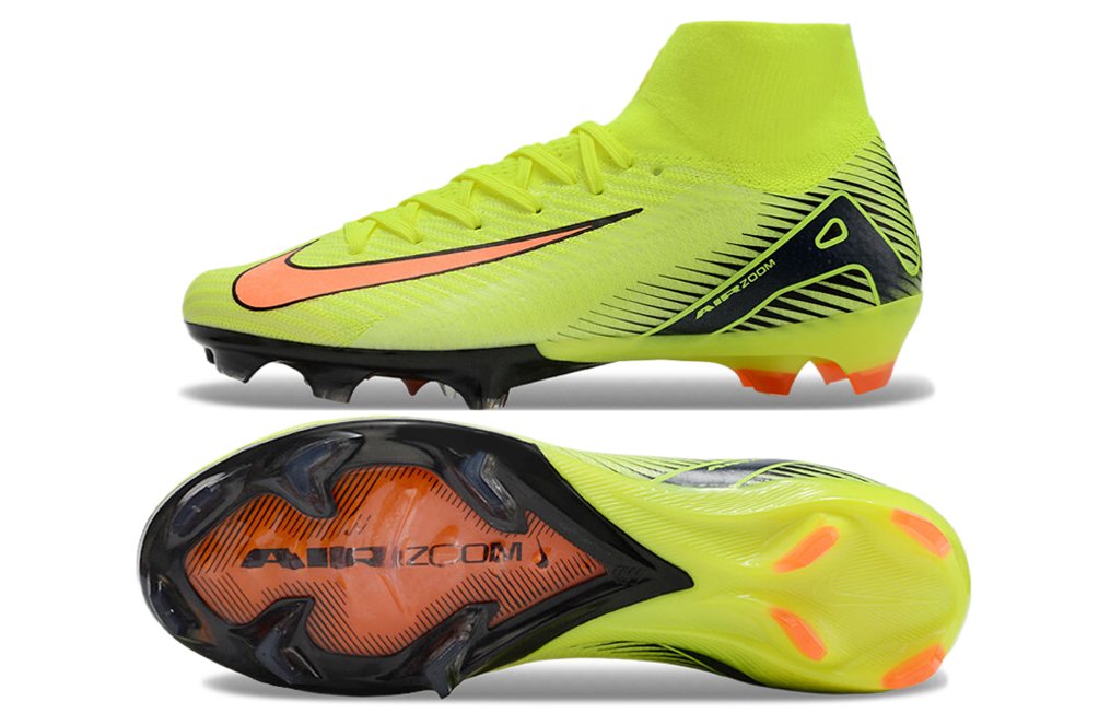 Crampons Nike Mercurial Superfly IX Elite avec semelles en caoutchouc et crampons en acier pour football.