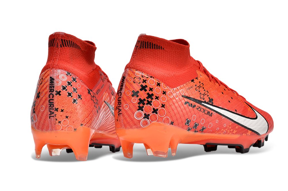 Crampons Nike Mercurial Superfly IX Elite, chaussures de football avec crampons pour terrain dur, vue de face.