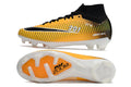 Crampons Nike Mercurial Superfly IX Elite pour football, semelles en acier et design innovant, visibles sur l'image.