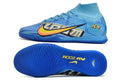 Crampons Nike Mercurial Superfly IX Elite pour football, semelles en acier pour adhérence optimale sur le terrain.