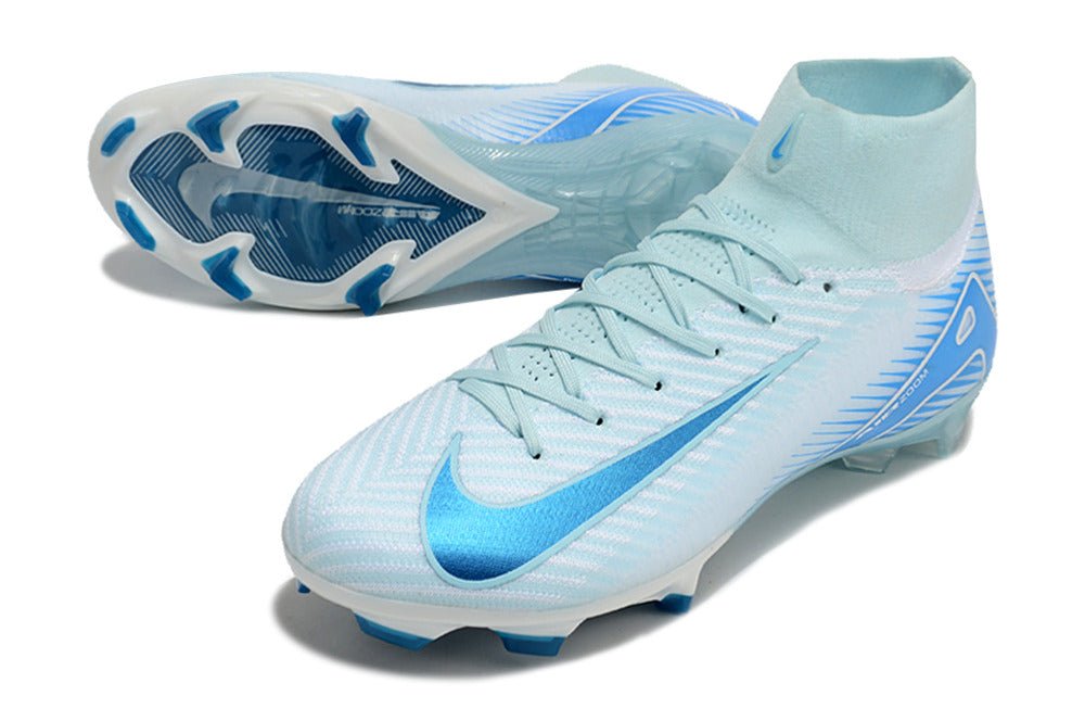 Crampons Nike Mercurial Superfly IX Elite, chaussures de football avec semelles à crampons pour performance sur le terrain.