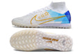Crampons Nike Mercurial Superfly IX Elite pour football, semelles en métal et design innovant.