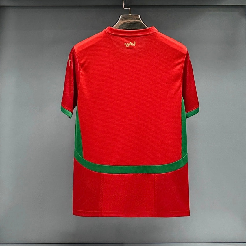 Maillot domicile du Maroc 24/25 de la marque Le 12 -ème Maillot, vue frontale avec logo et détails du maillot.