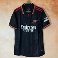 Maillot de football Arsenal 24/25 en noir, modèle spécial de la marque Le 12 -ème Maillot, avec logo et détails visibles