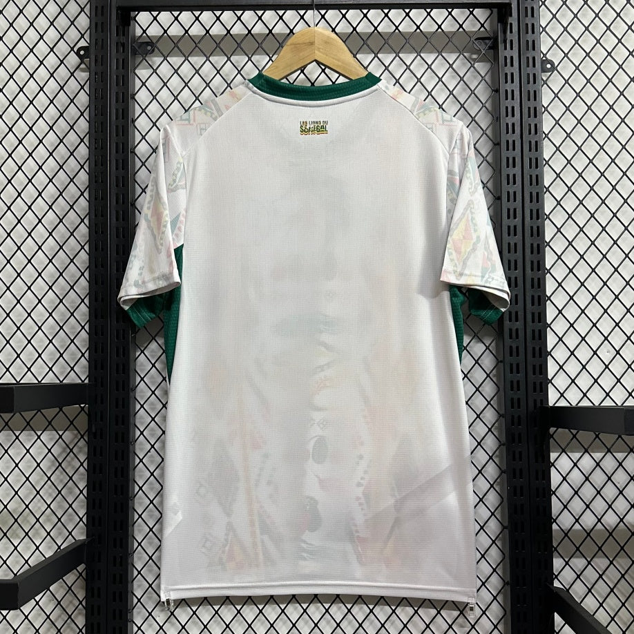 Maillot extérieur Sénégal 25/26 de football Le 12-ème Maillot, maillot domicile Sénégal avec logo et design officiel.