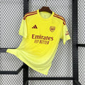 Maillot de gardien Arsenal 2025-26 Le 12-ème Maillot, maillot de football avec logo et détails du club, vue frontale.