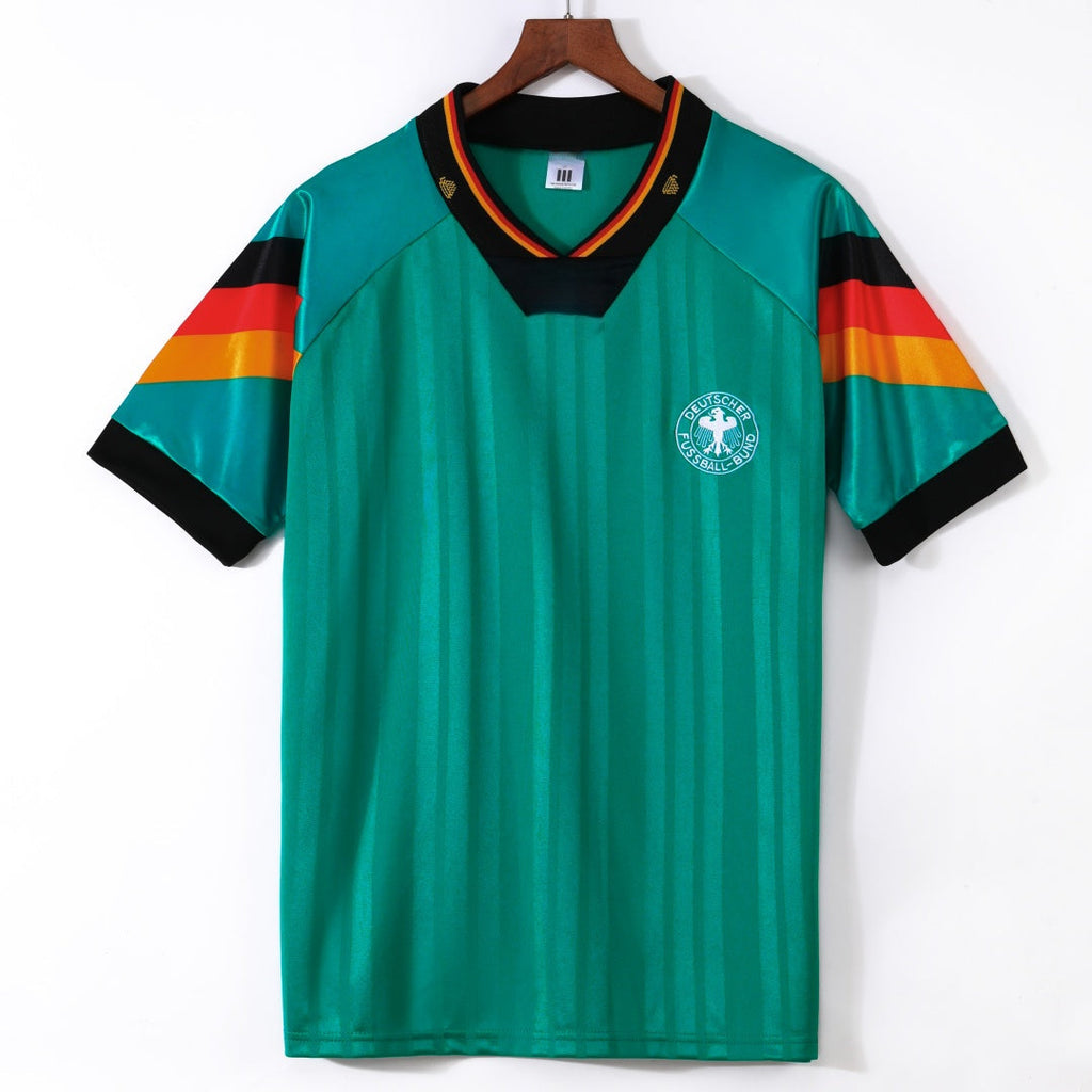 Maillot rétro extérieur de l'Allemagne 1992, marque Le 12ème Maillot, avec logo et design vintage visible sur l'image.