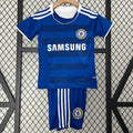 Ensemble enfant Chelsea domicile 2011-2012 Le 12 -ème Maillot, maillot rétro avec logo et design officiel, vue de face.