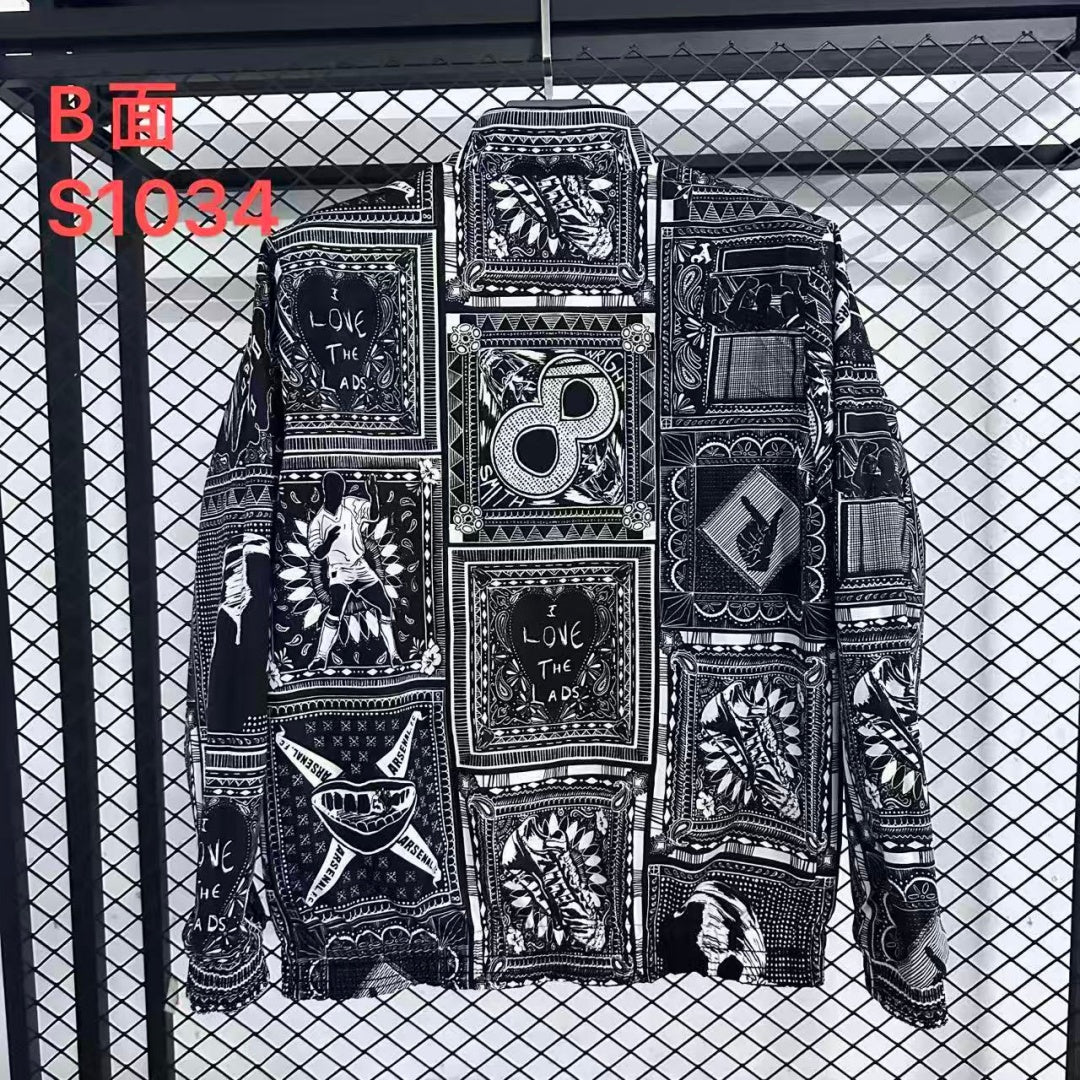 Veste coupe-vent réversible Arsenal Le 12 -ème Maillot, finition légère, logo de l'équipe, portée en plein air.