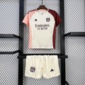 Kit enfant Lyon 2024-25 de Le 12 -ème Maillot, maillot et short aux couleurs officielles du club avec logo visible.