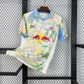 Maillot Salzburg 2025-26 de Le 12 -ème Maillot, maillot de football avec couleurs du club et logo visible.