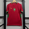 Maillot domicile Maroc 25/26 de Le 12 -ème Maillot, maillot de football avec couleurs rouges et vertes, vue frontale.